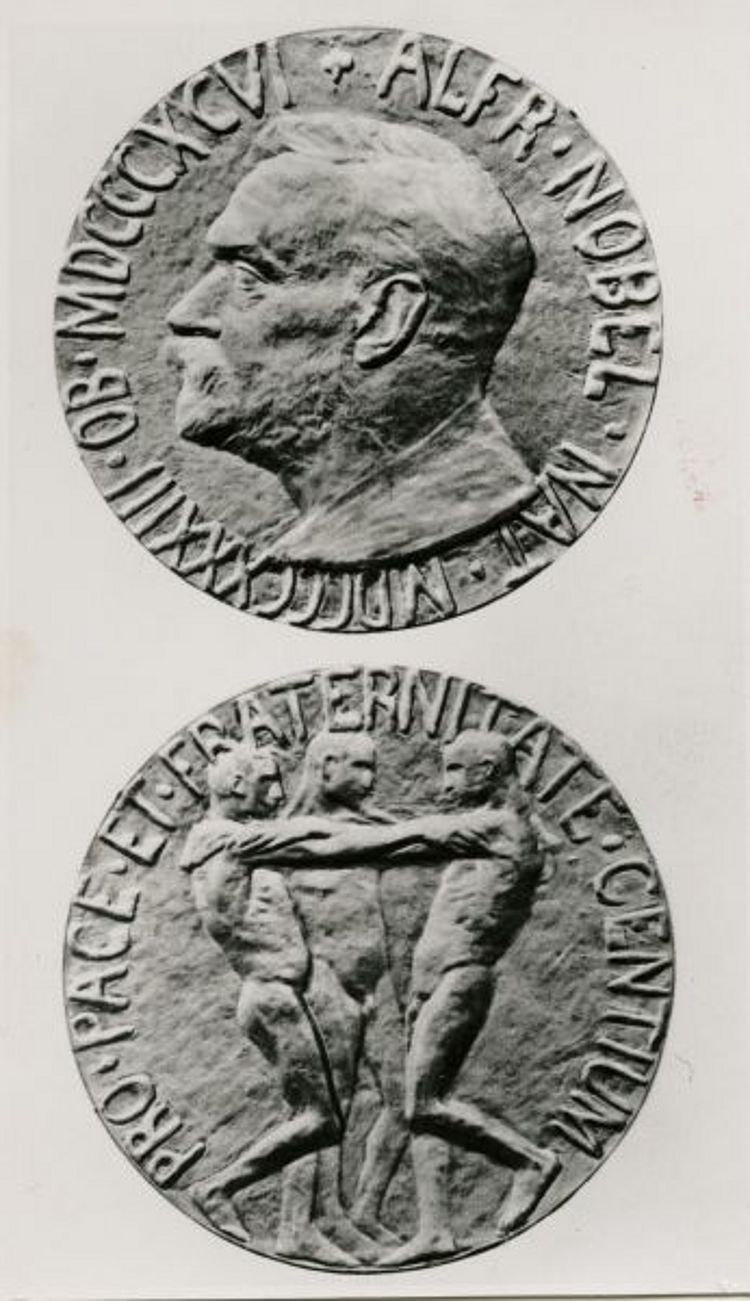 Die Nobelpreis-Medaillen, die Henry Dunant und Frédéric Passy 1901 erhielten 