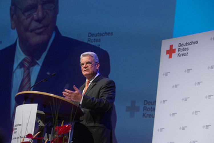 Bundespräsident Joachim Gauck auf dem Festakt des Deutschen Roten Kreuzes in Stuttgart 