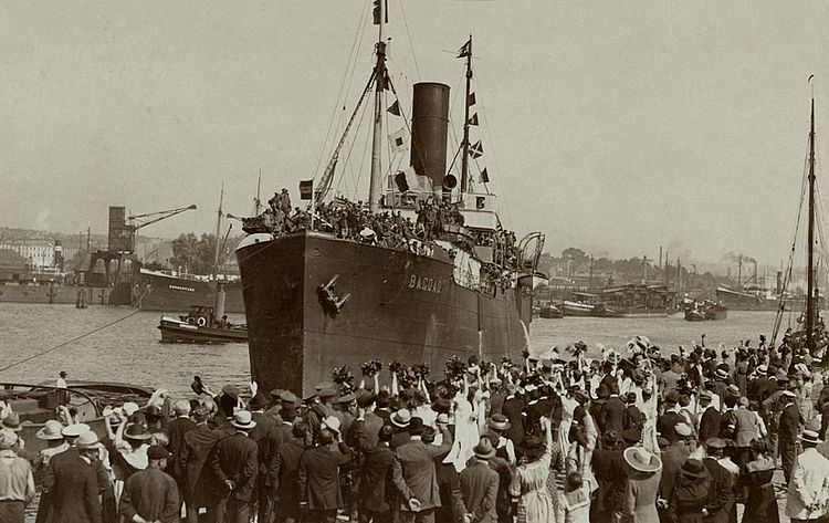 Auf dem Dampfer „Bagdad“ treffen deutsche Kriegsgefangene 1920 in Stettin ein (IKRK)