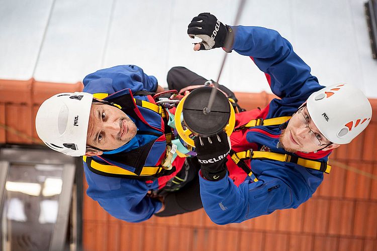 Übung der Bergwacht im Zentrum für Sicherheit und Ausbildung (ZSA) der Bergwacht Bayern in Bad Tölz